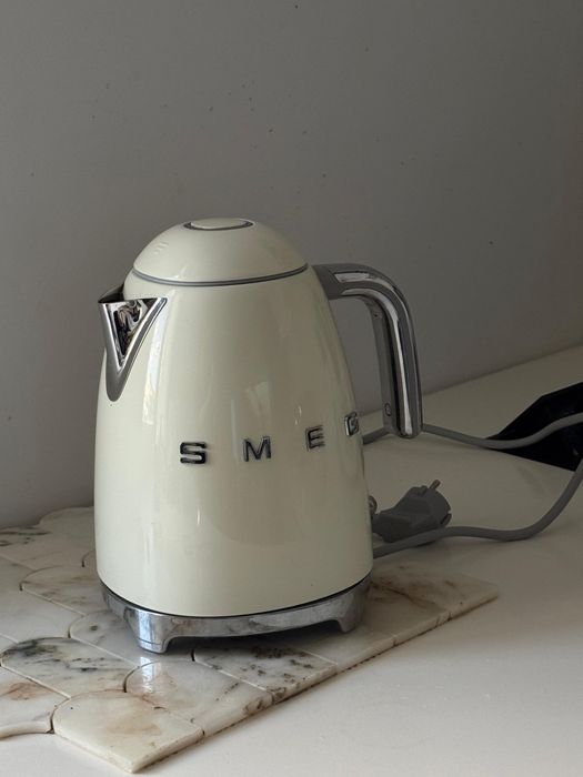 Чайник SMEG в хорошем состоянии