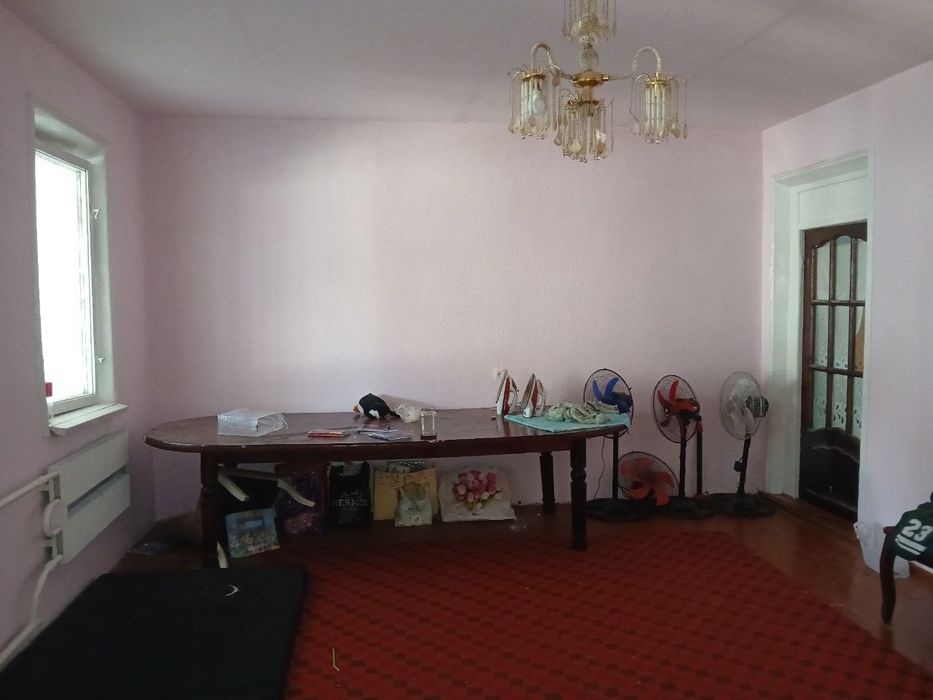 Uy sotiladi. Diydor mahallada. Zudlik bilan