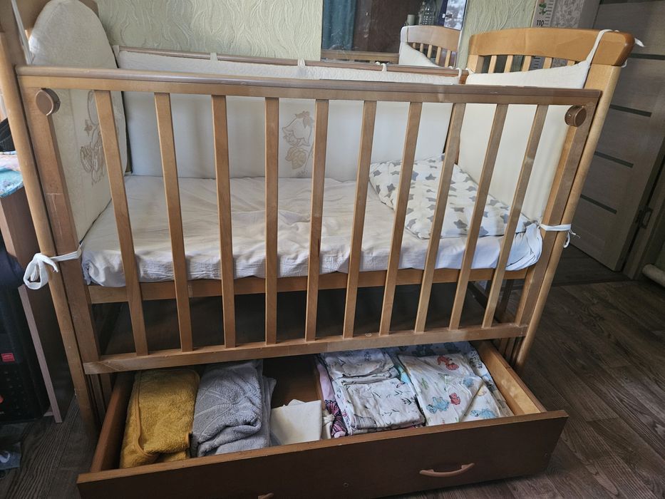 Детская кроватка