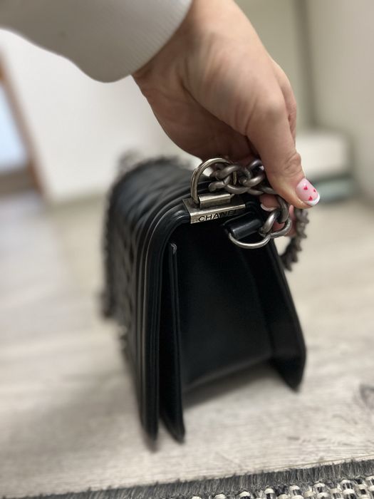 Chanel boy bag.               .