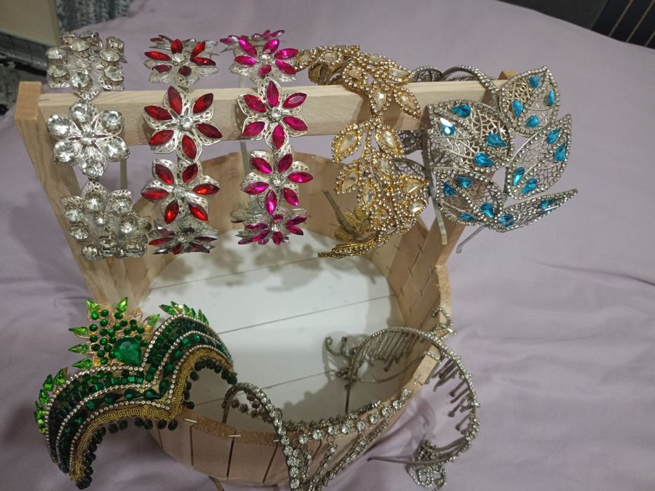 Diadema lar bo'lajak kelinlarimizga