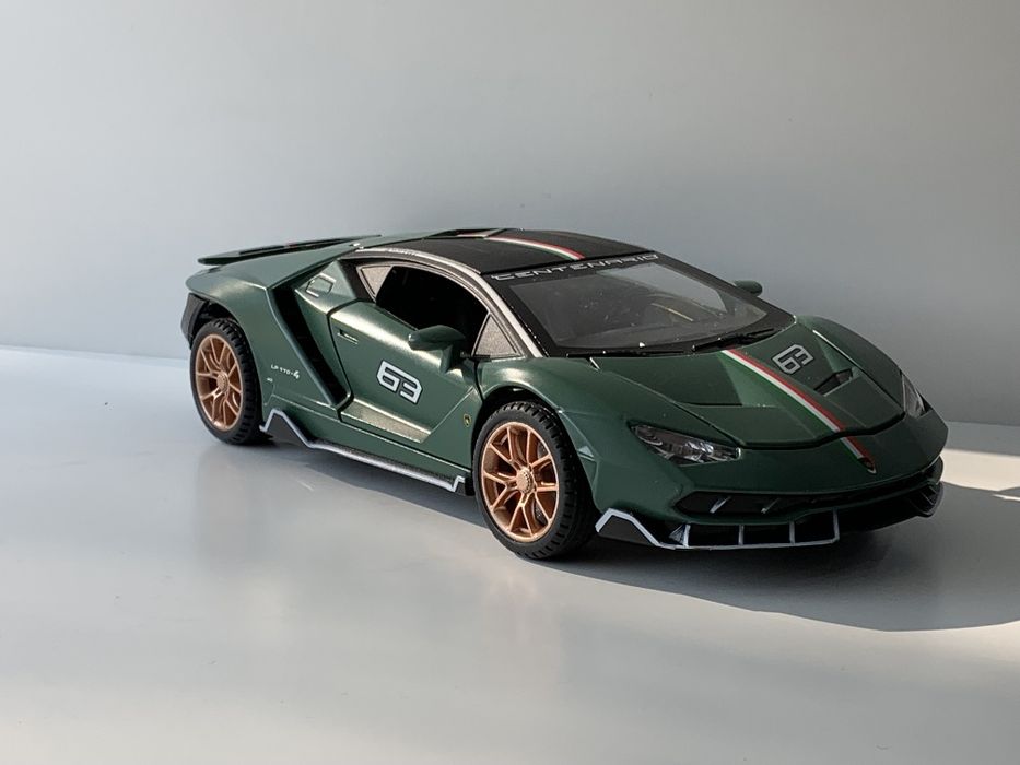 Modelka Lamborghini Centenario 1:24