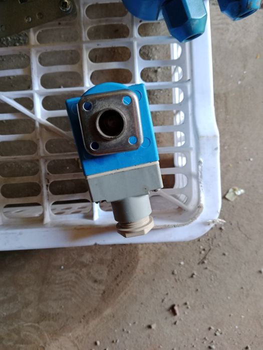 Продам катушку эл.магнитную переключатель