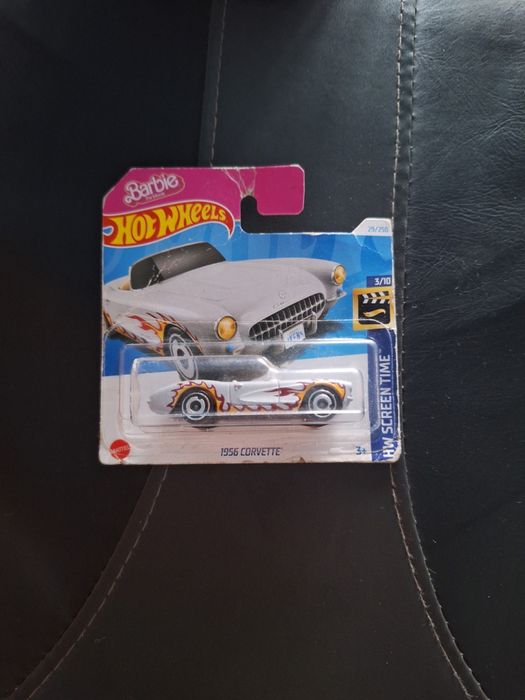Vând lot de machete auto.