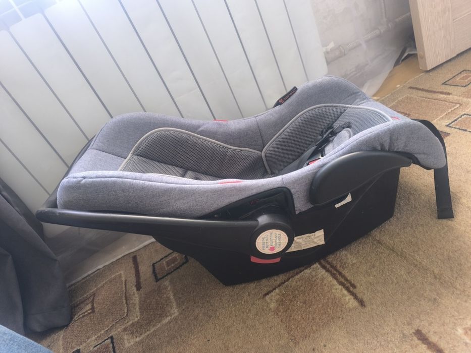Продам детское автомобильное кресло