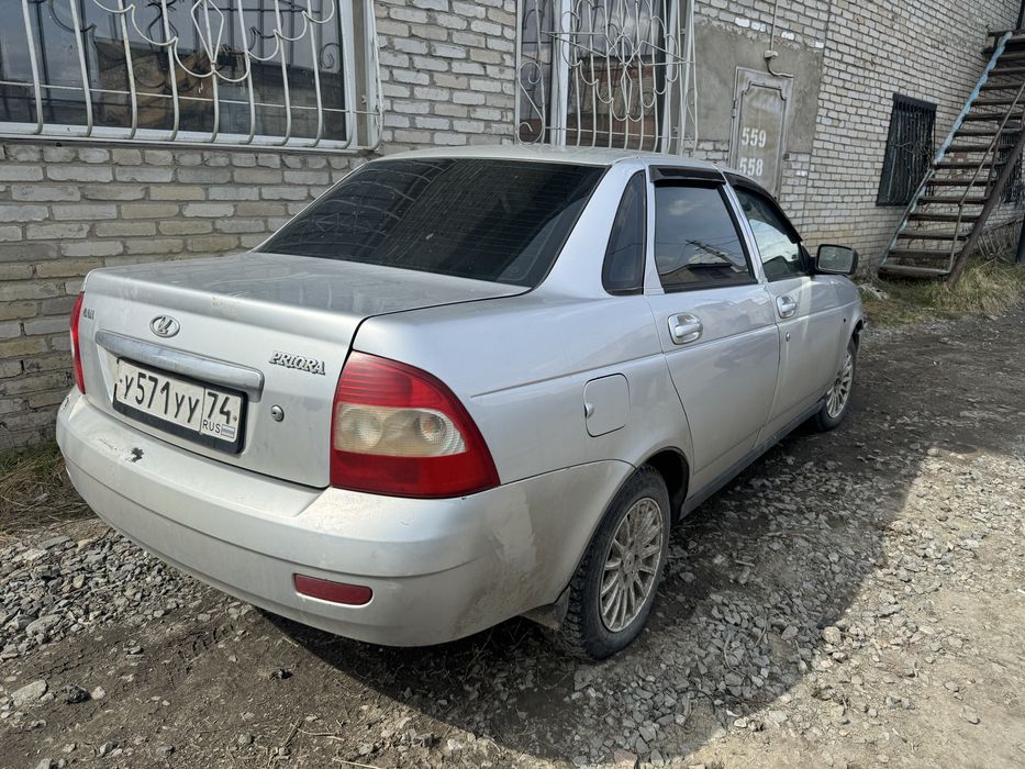 В разборе приора седан