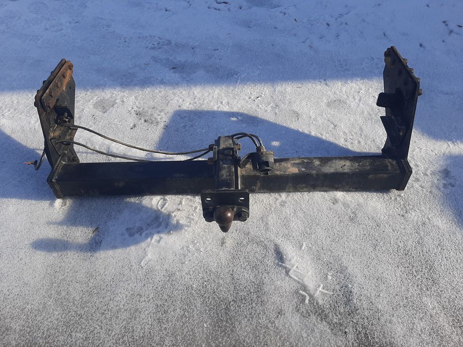 Продам фаркоп мощный заводской под бампер