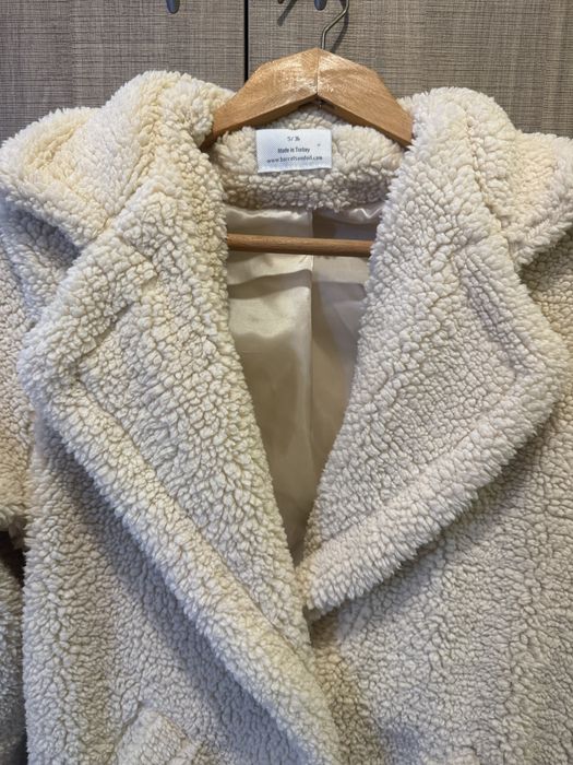 Меко палто в мръсно-бяло