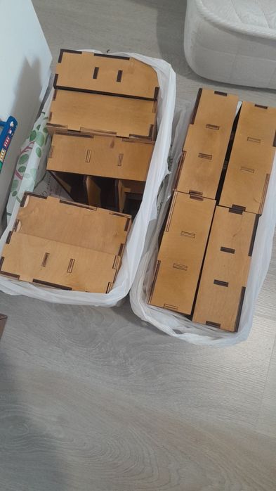 Деревянная настольная салфетница