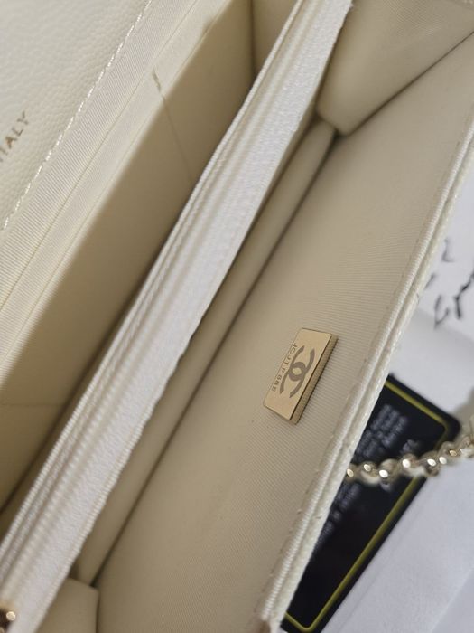 Налична чанта Chanel WOC 26C