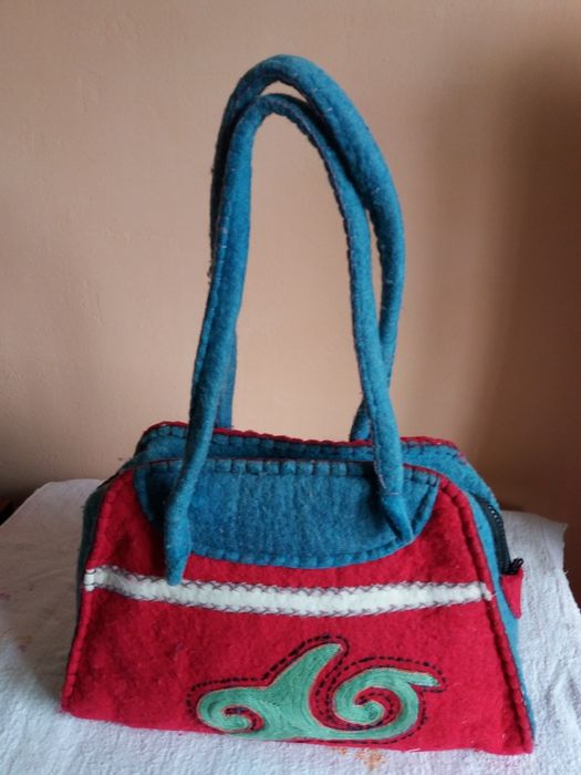 Продаю сумки дамские