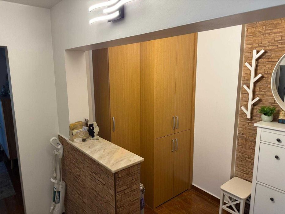 Vand apartament 3 camere Mangalia