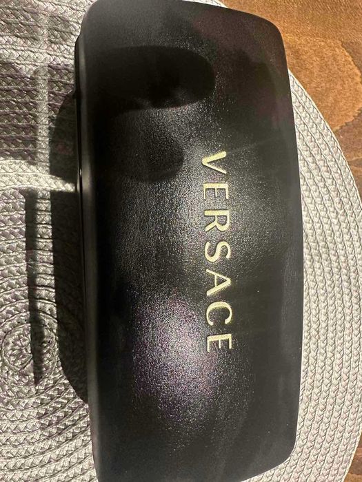 Нови, оригинални слънчеви очила