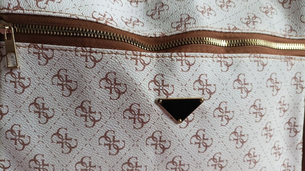 Нова дамска чанта