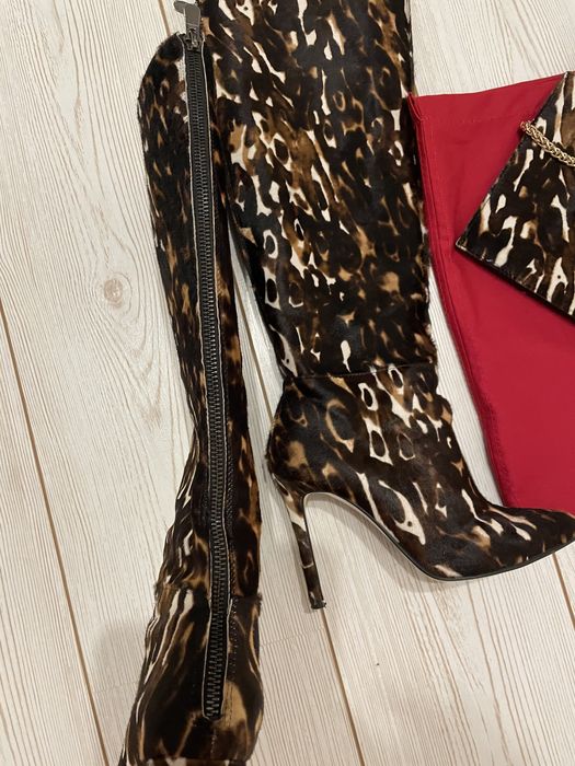 Cizme marimea 37 si clutch - plic cu lant auriu