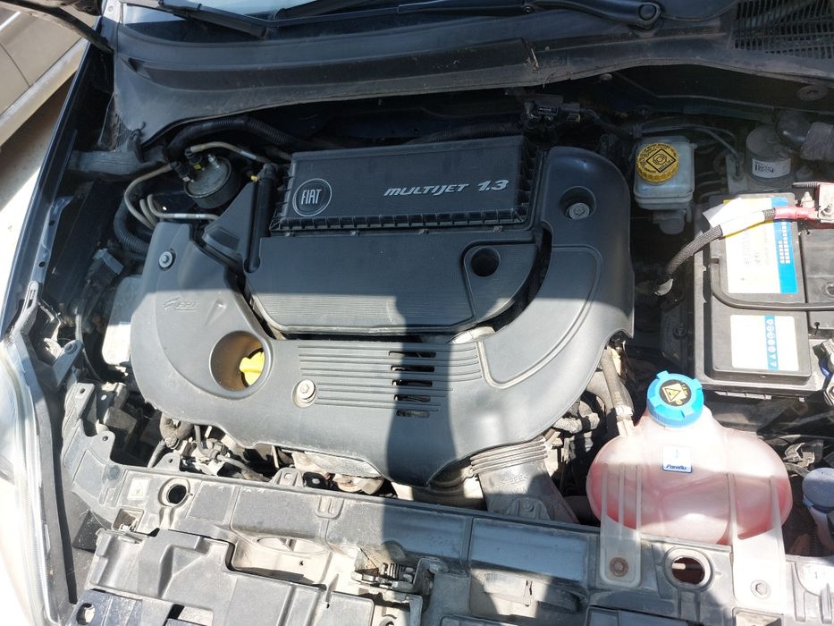 Fiat punto evo 13 jtd fiat grande punto motor 13 jtd euro 5  cutie  turbo compresor injector pompa bara capota far trager usa geam macara bloc lumini