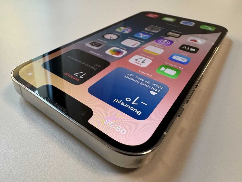  Apple / iPhone 13 Pro 128 Gb / Silver