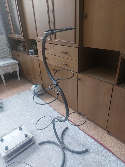 Продам подставку для цветов