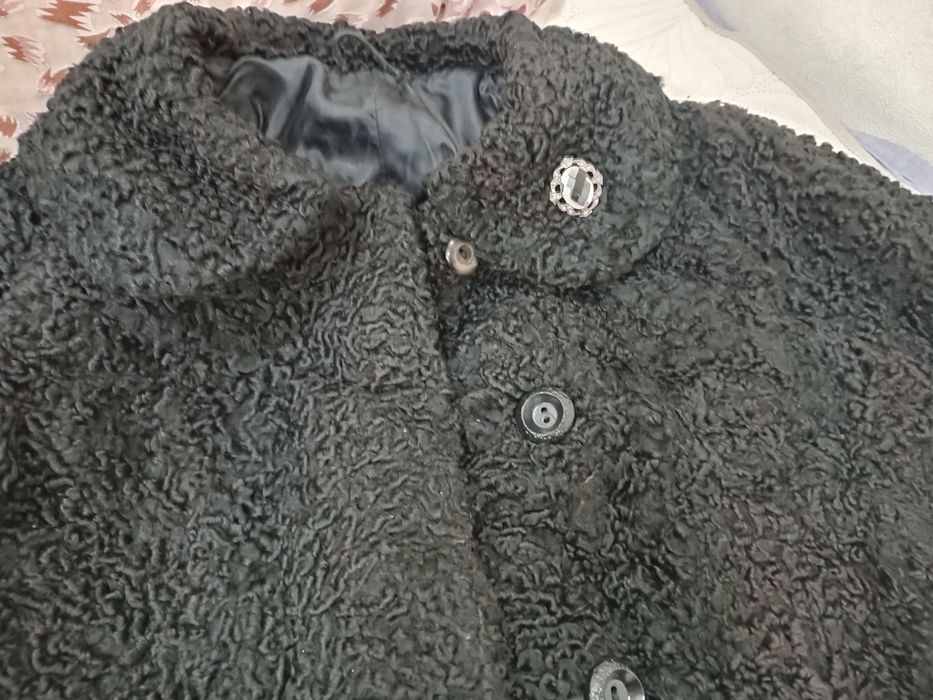 Продам каракулевую шубу