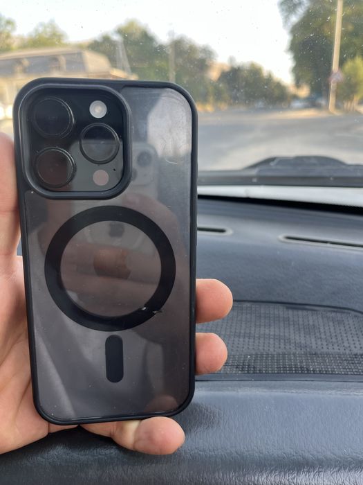 Iphone 16 pro qora