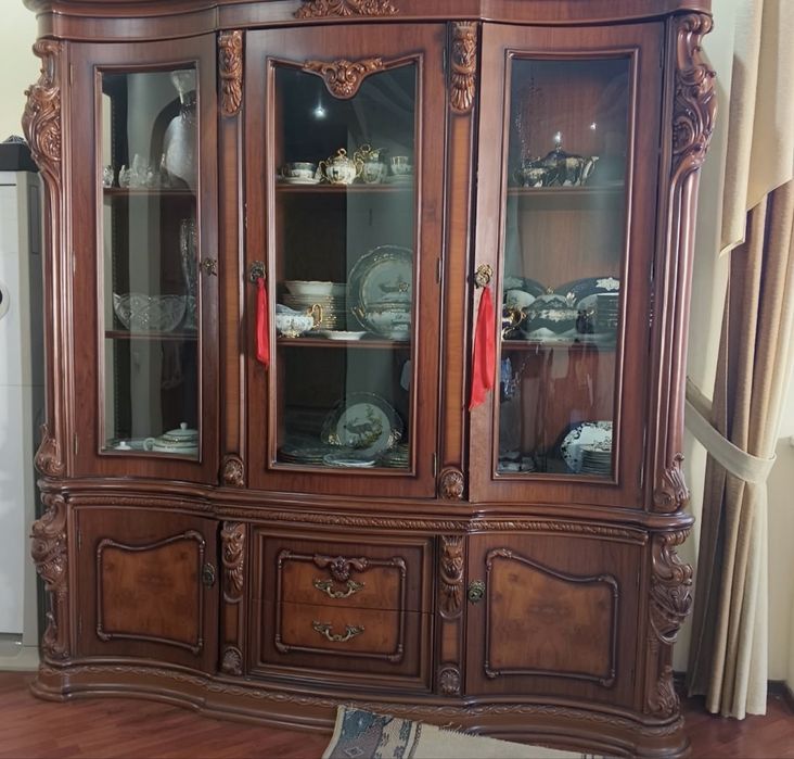 Классический сервант- горка