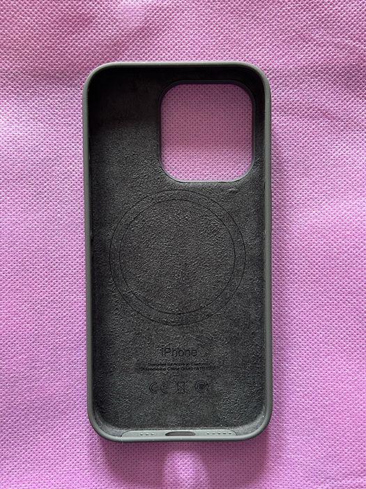 Новый матовый чехол на iPhone 15 Pro