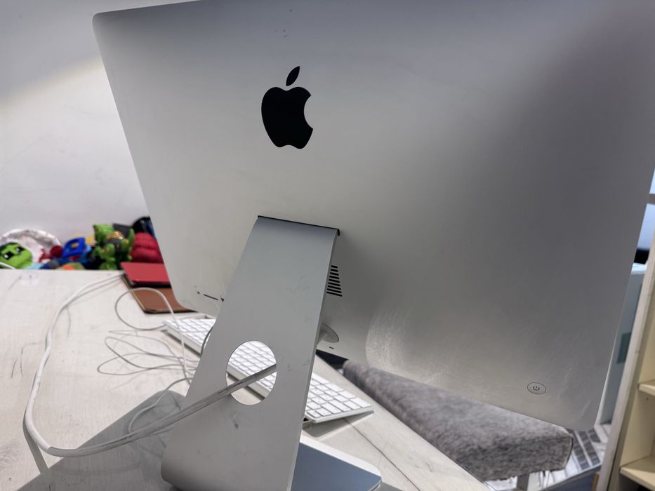 Apple iMac 21.5” (Late 2015) – Отлично състояние