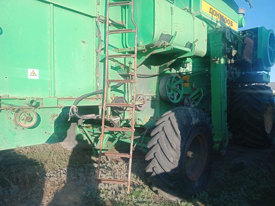 Комбайн Дон 1500Б