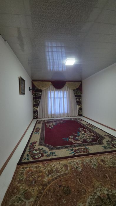 Karvon bozor territoriyasida 5,5-sotixli uchastka sotiladi.