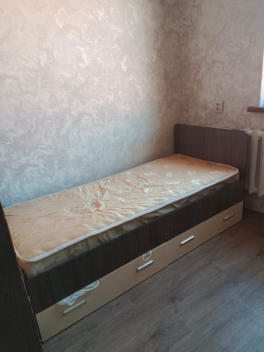 2 шкафы, 2 кровать.