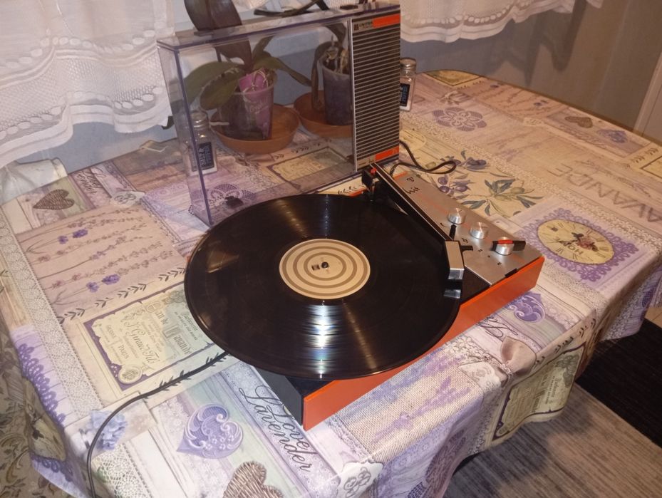 Грамофон Unitra mister hit 7.1 Telefunken license  от 1975г.