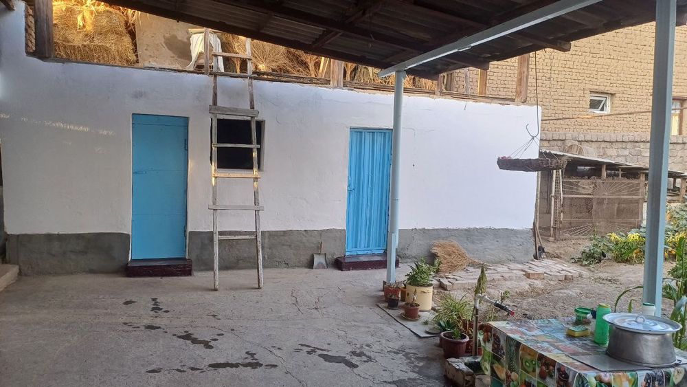 Продаётся дом в городе Нурафшоне