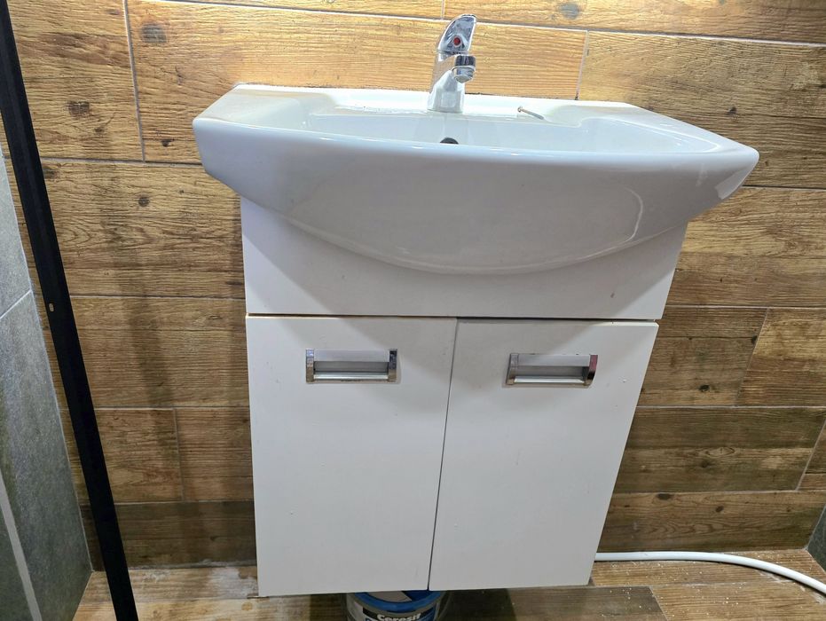 Мивка със смесител комплект