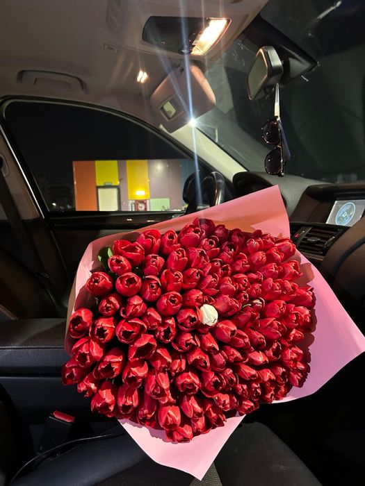 Buchete de flori lalea/trandafiri