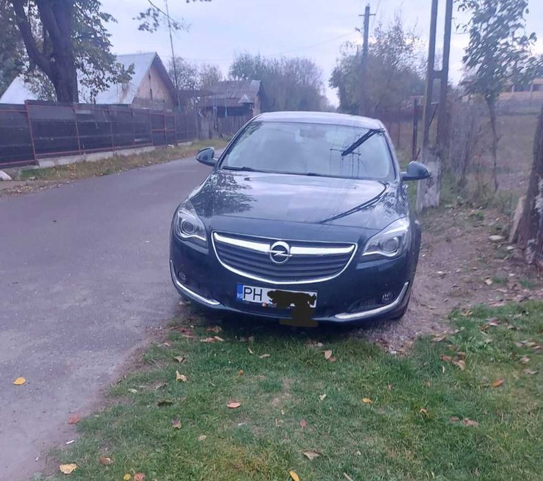 Se vinde **Opel Insignia Limousine, an 2015** unic proprietar in România 6500 euro usor negociabil