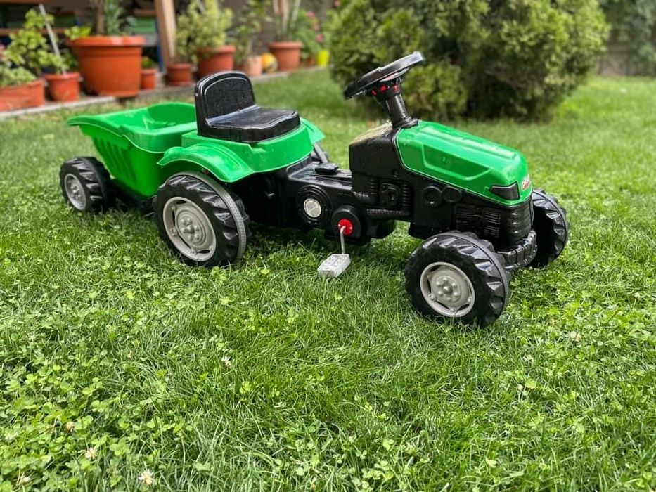 Трактор Active с ремарке и педали