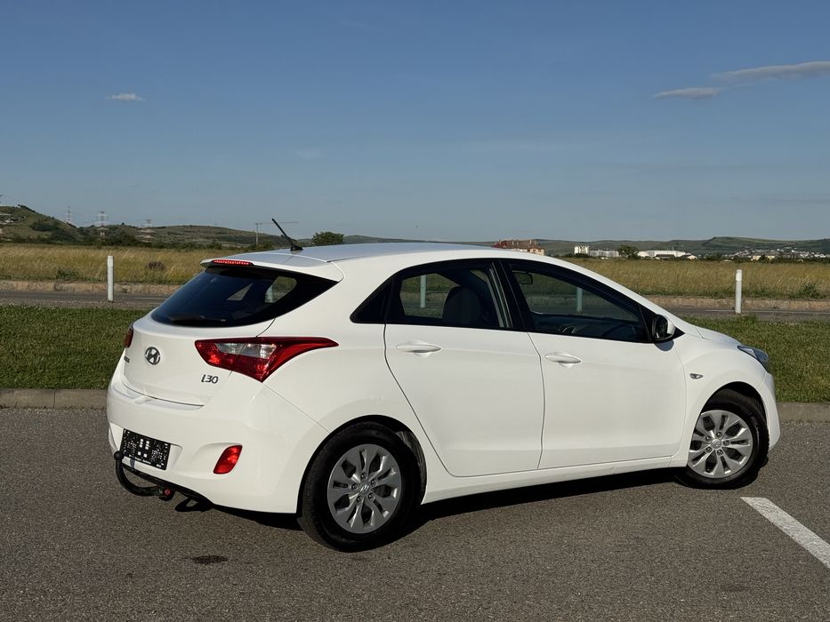 HYUNDAI i30 0 — imagine 5