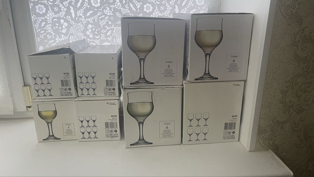Набор бокалов и рюмок