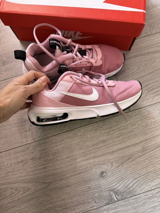 Маратонки Nike 37.5 номер