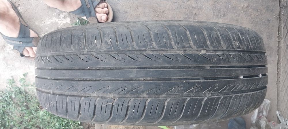 Шины б/у состояние среднее продам