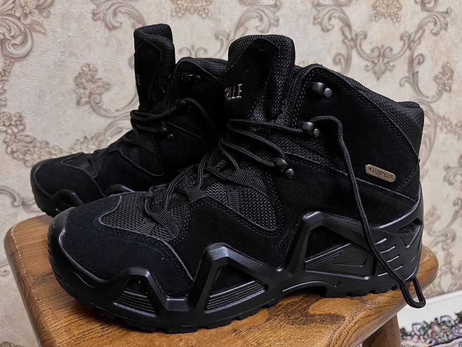 Продам ботинки новые M6