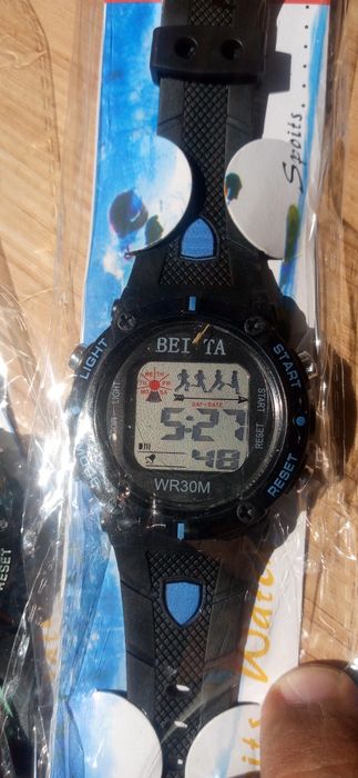 ДЕШЕВО СКИДКА..часы модные электронные со скидкой