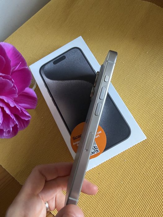 Iphone 15 pro 256 natural titanium