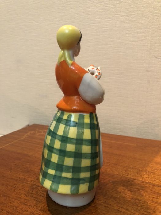 Статуетка девушка в кокошнике