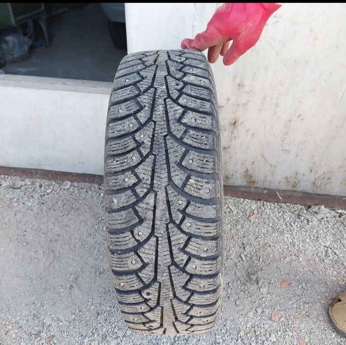 Продам зимние шины на дисках 175/70 R14
