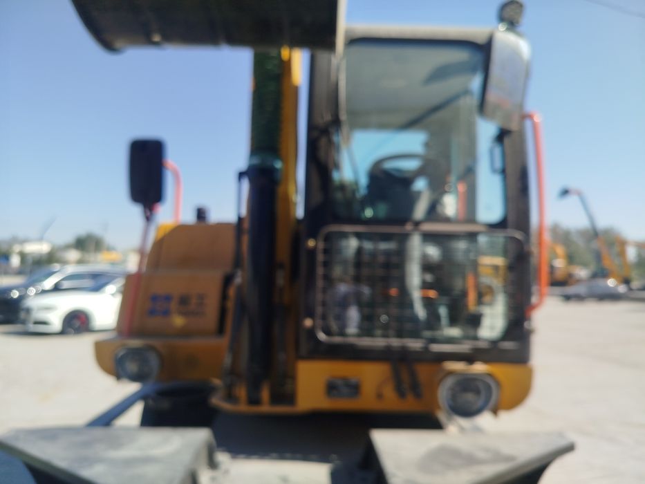 Мини Экскаватор XGMA  XG8090WH