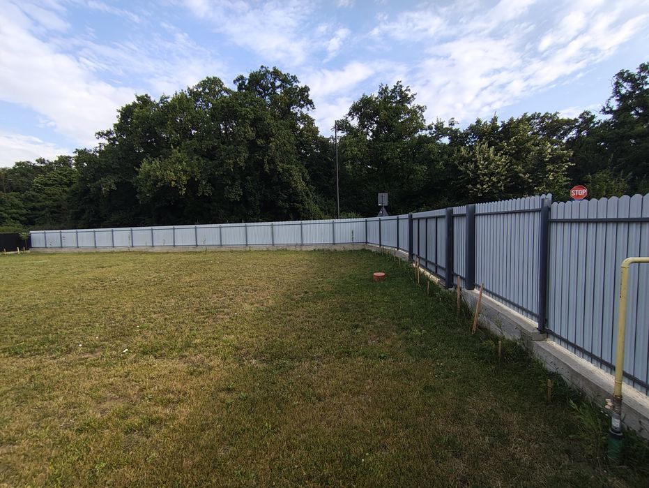 Vând teren 550 mp Valea Ursului – lângă pădure, utilități complete