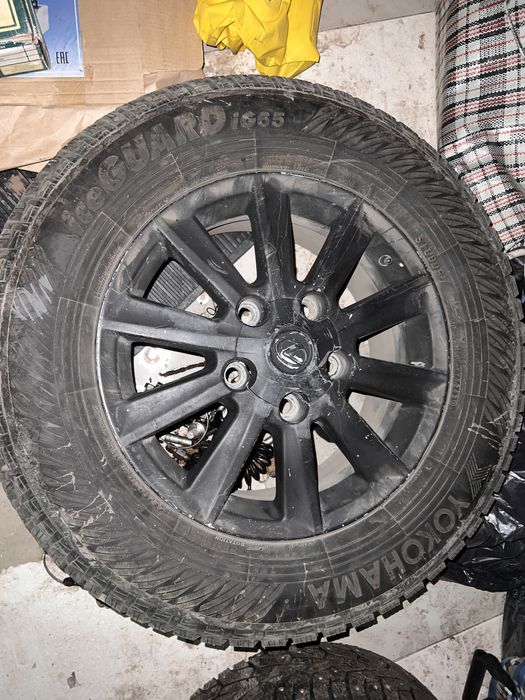 Продам комплект колес