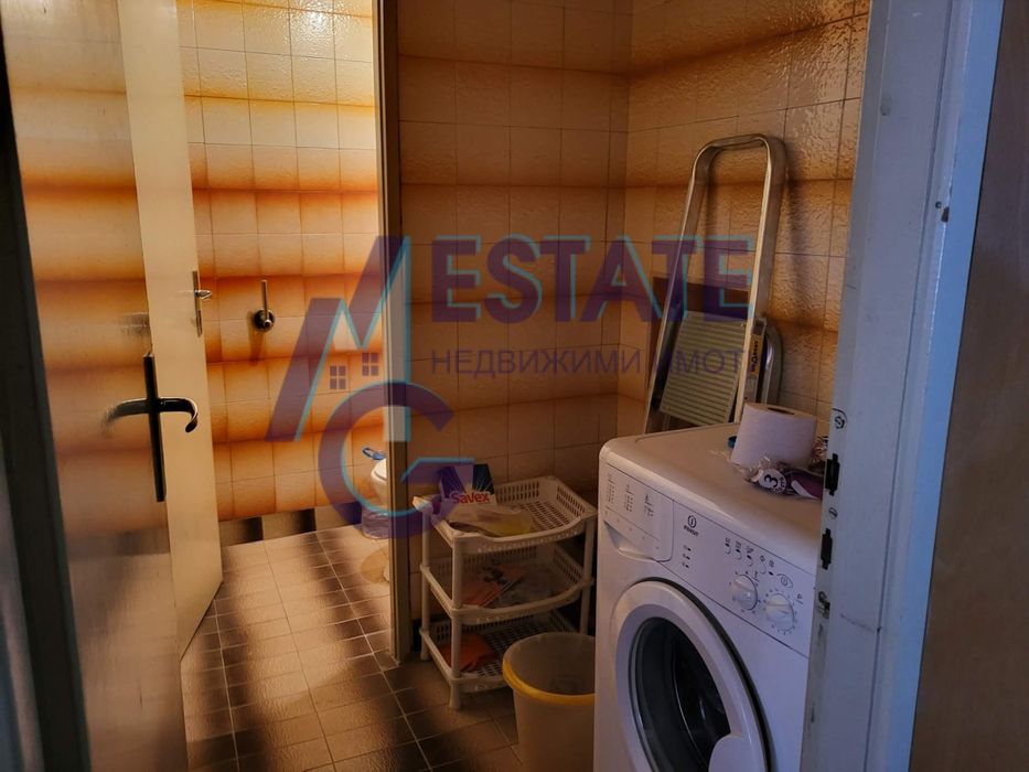 Тристаен апартамент в гр. София, жк. Красна поляна 3