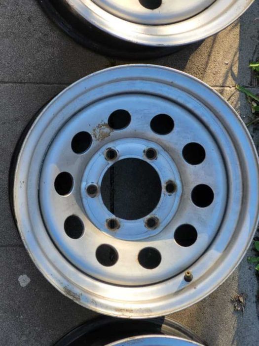 Метални джанти 6x139,7 15х7JJ
Метални джанти 6x139,7 15х7JJ